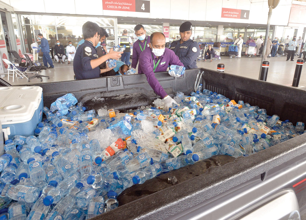 مياه للتوزيع على المسافرين