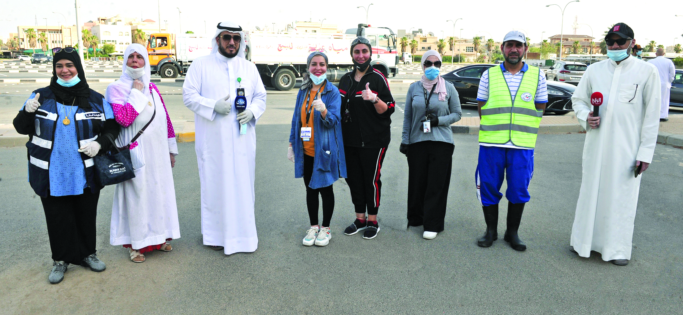 u0639u062fu062f u0645u0646 u0627u0644u0645u0634u0627u0631u0643u064au0646 u0641u064a u0627u0644u062du0645u0644u0629 u0645u0639 u0645u0645u062bu0644u064a u0648u0633u0627u0626u0644 u0627u0644u0625u0639u0644u0627u0645t     (u062au0635u0648u064au0631 u0633u0639u0648u062f u0633u0627u0644u0645) 