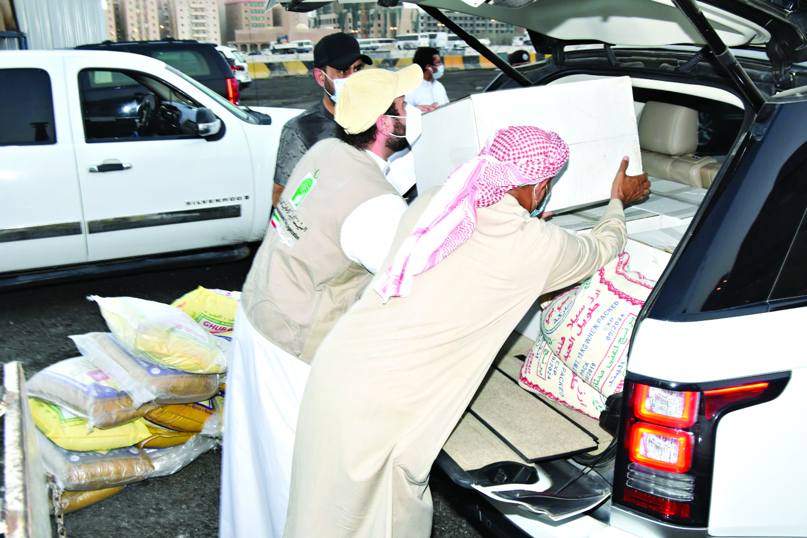 u062au062du0645u064au0644 u0627u0644u0633u0644u0627u0644 u0641u064a u0633u064au0627u0631u0629 u0623u062du062f u0627u0644u0645u062au0637u0648u0639u064au0646 u062au0645u0647u064au062fu0627u064b u0644u062au0648u0632u064au0639u0647u0627