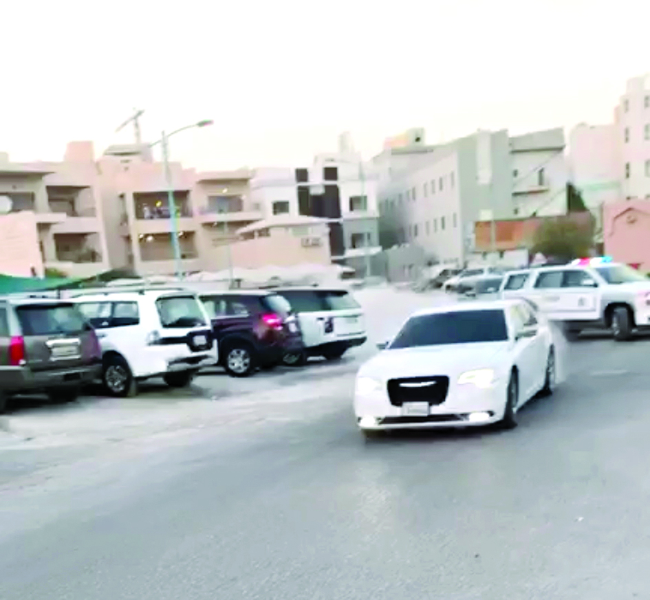 مركبة المتهمين خلال الهروب من الدورية