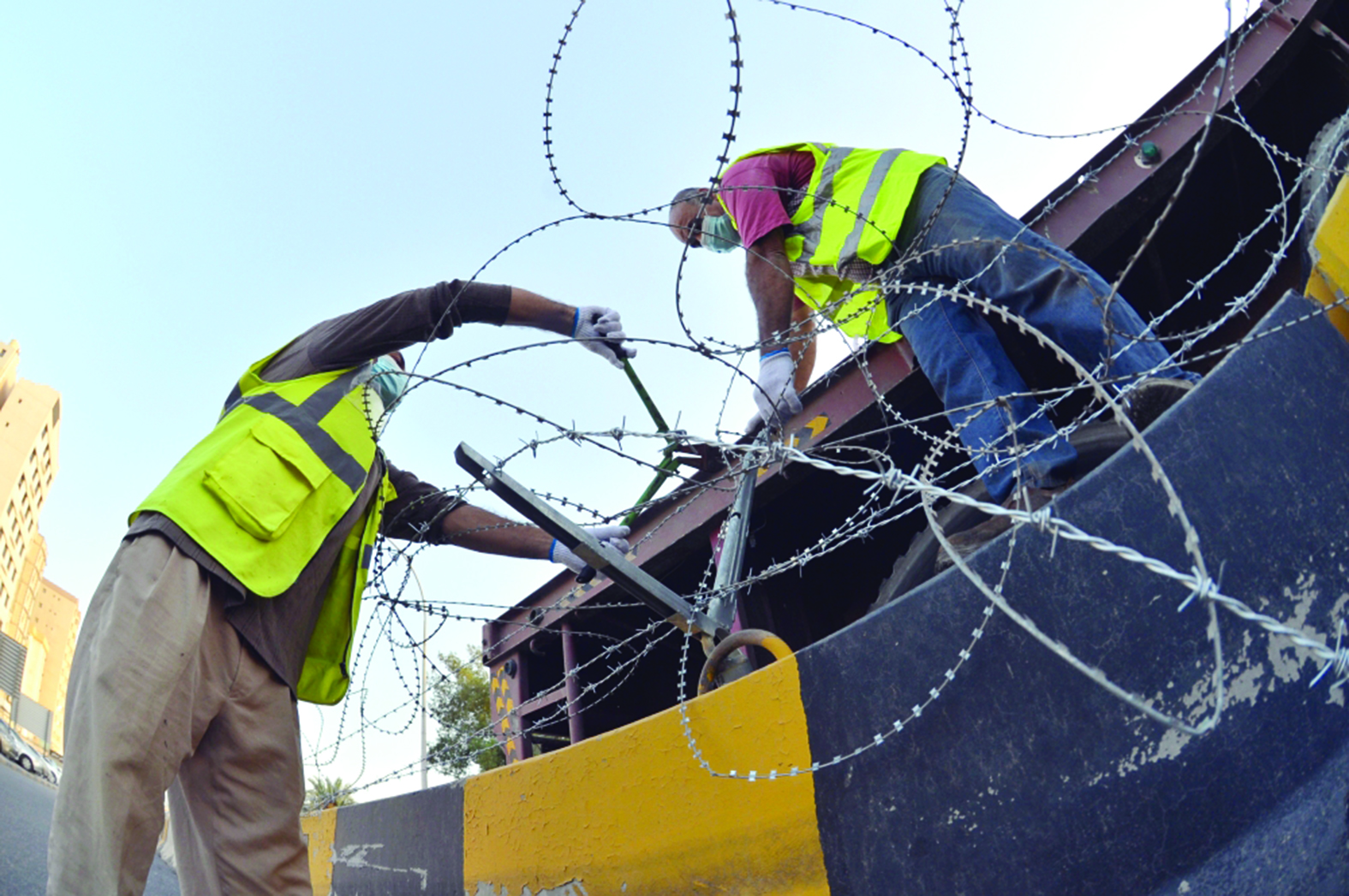فك السلك الشائك