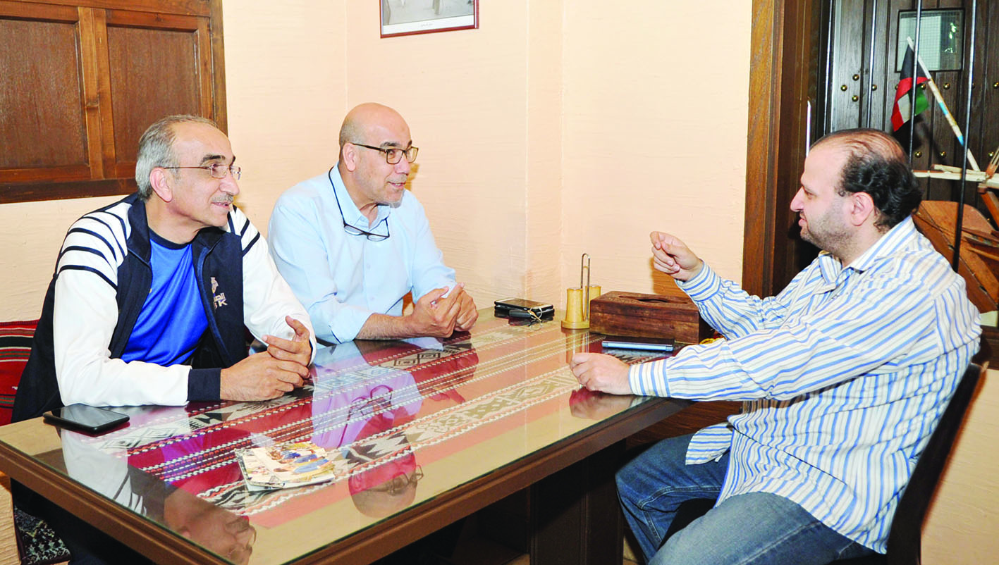 الزميل محمد سعيد خلال حواره مع الشقيقين ضاهر 