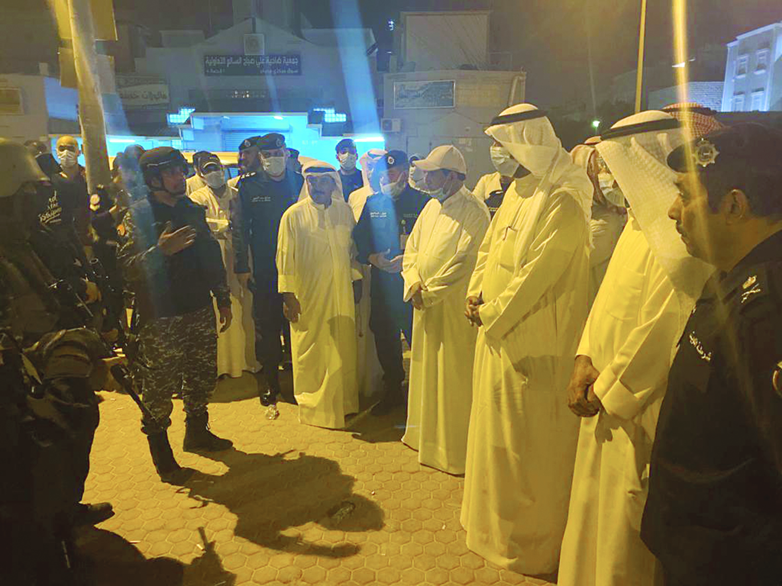 الصالح والنهام وقيادات أمنية 