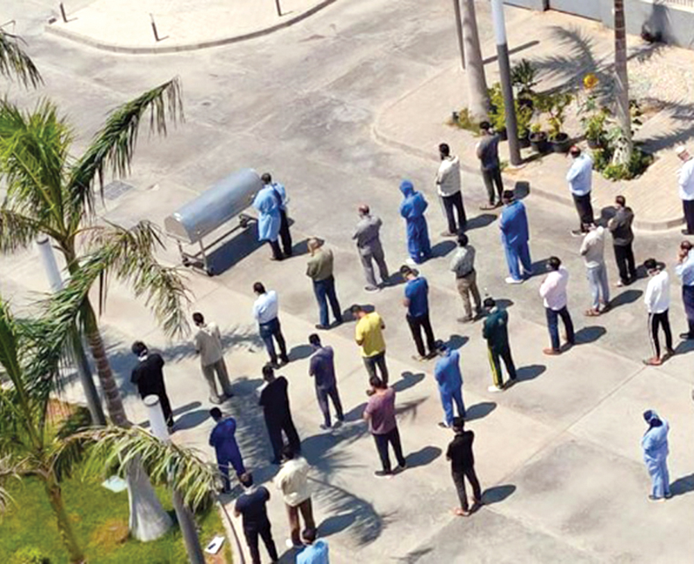 الطاقم الطبي أدى الصلاة على جثمانها