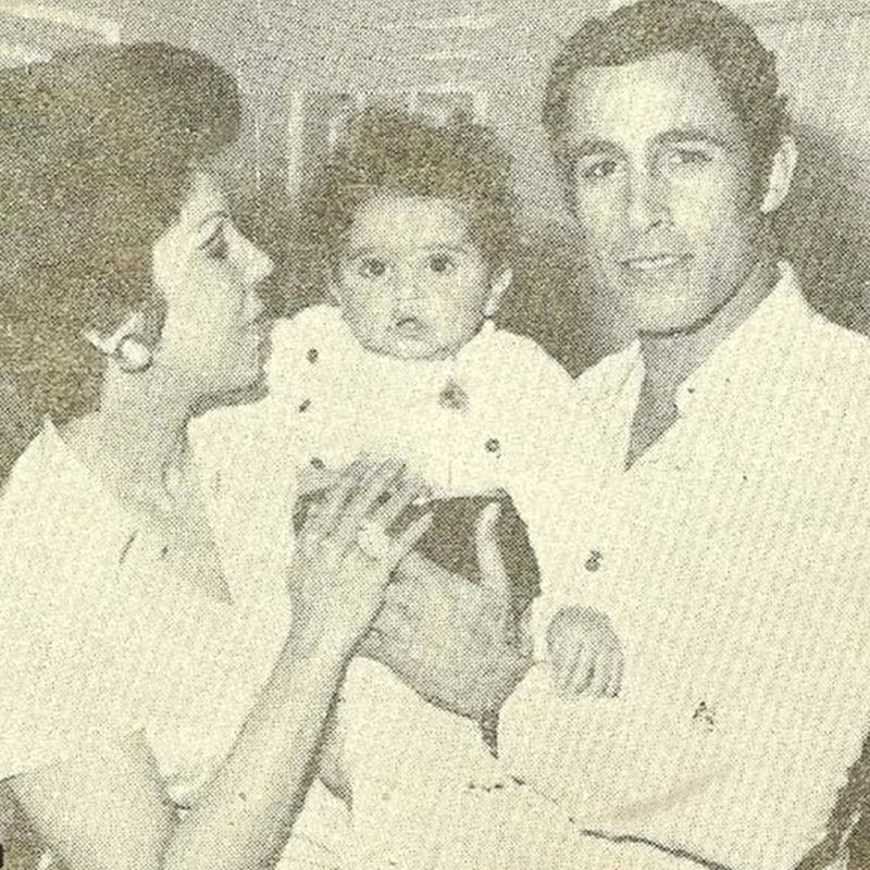 مع زوجها الراحل حسن مختار وابنتهما