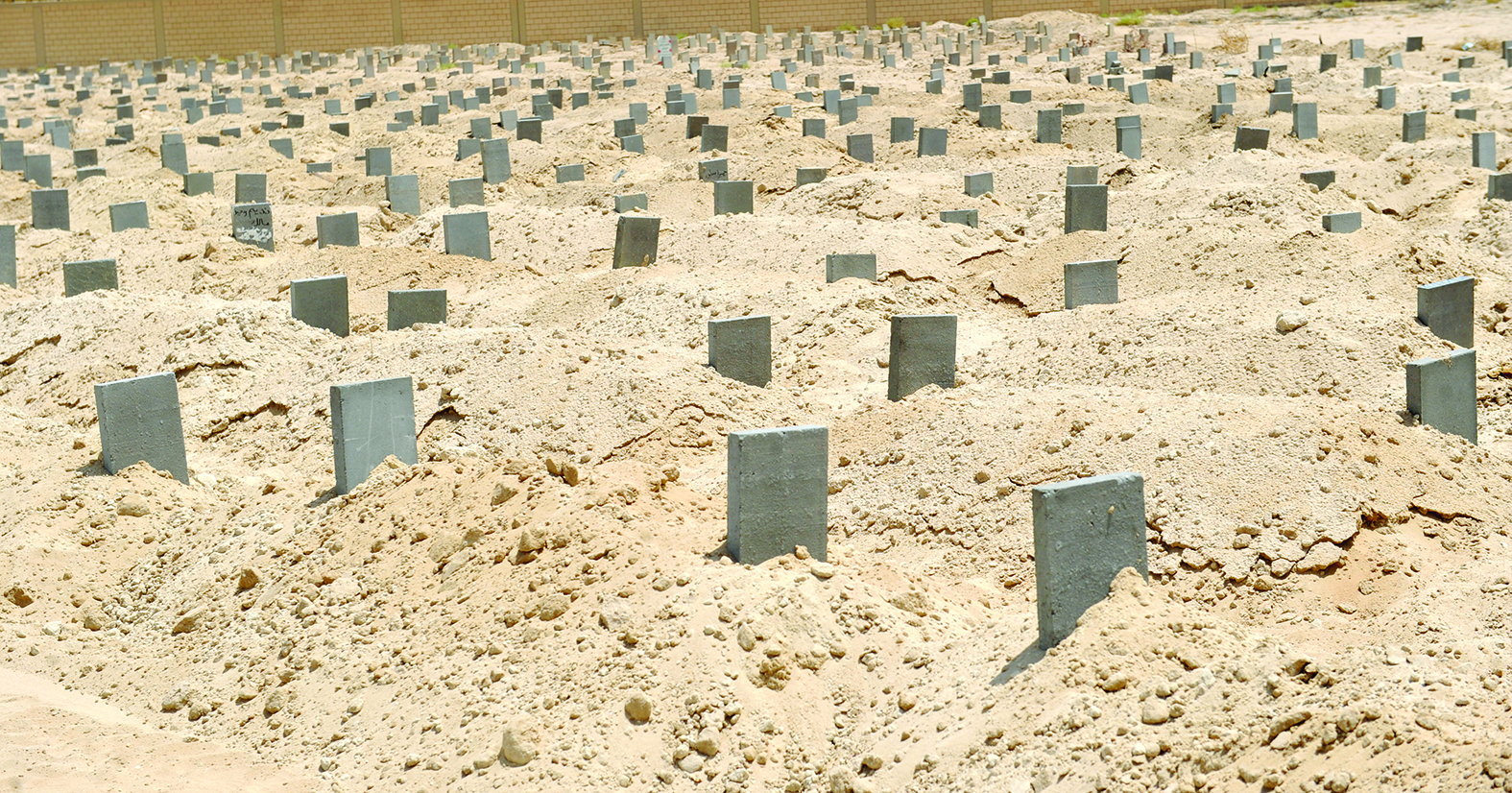 مقبرة الصليبخات 	                                                                                             (تصوير سعود سالم)