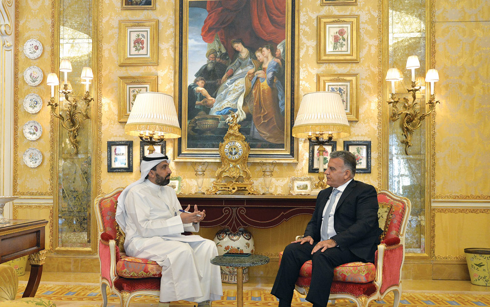 إبراهيم متحدثاً للزميل غانم السليماني