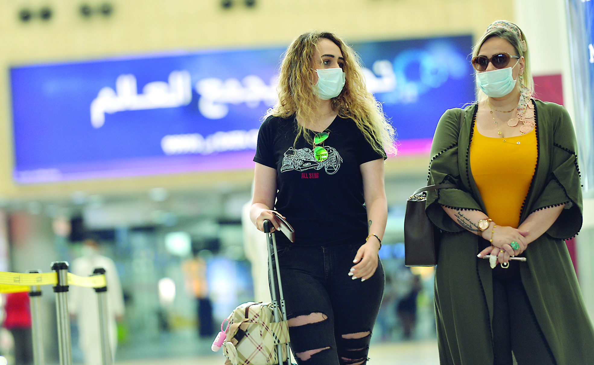 في انتظار إجراءات السفر