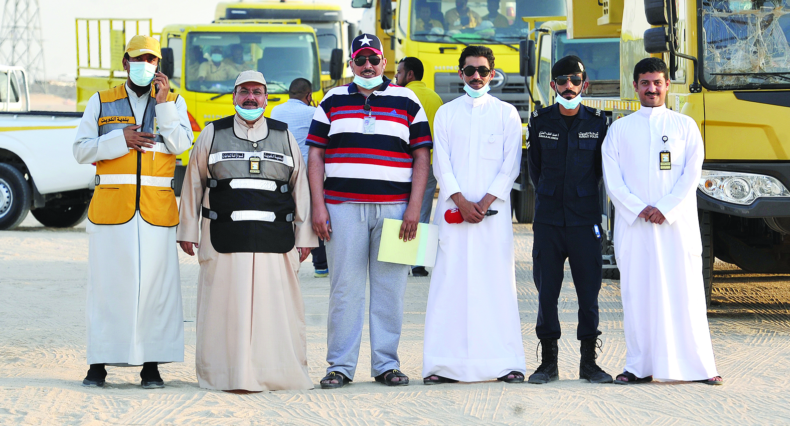 u0641u0631u064au0642 u0627u0644u0644u062cu0646u0629 u0627u0644u062bu0644u0627u062bu064au0629 u0641u064a u0644u0642u0637u0629 u062cu0645u0627u0639u064au0629t