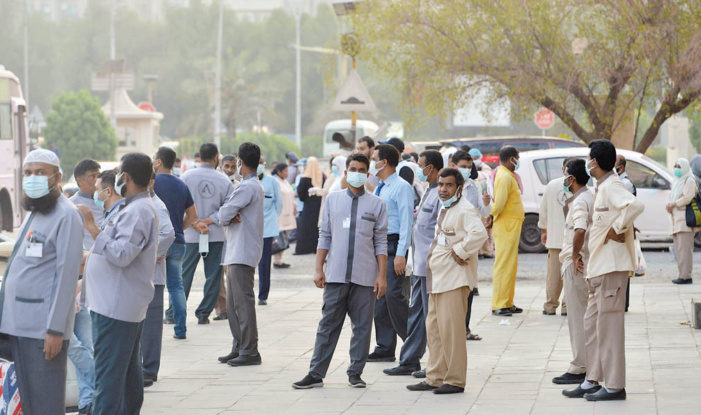 u062au062cu0645u0639 u0643u0628u064au0631 u0644u0644u0639u0645u0627u0644u0629 u0642u0628u064au0644 u0627u0644u0627u0646u0637u0644u0627u0642 u0644u0644u0639u0645u0644 u0641u064a u0623u0648u0644 u0623u064au0627u0645 u0631u0641u0639 u0627u0644u0639u0632u0644t(u062au0635u0648u064au0631 u062au0635u0648u064au0631 u0623u0633u0639u062f u0639u0628u062fu0627u0644u0644u0647 u0648u0646u0627u064au0641 u0627u0644u0639u0642u0644u0629)