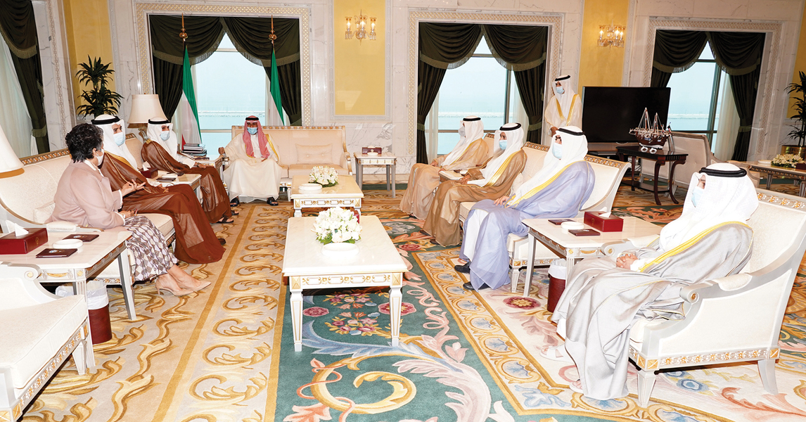 سمو نائب الأمير لدى استقباله رئيس مجلس الأمة وأعضاء مكتب المجلس