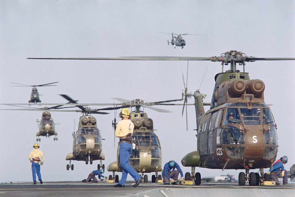 طائرات هليكوبتر فرنسية من طراز «بوما» شاركت بحرب التحرير