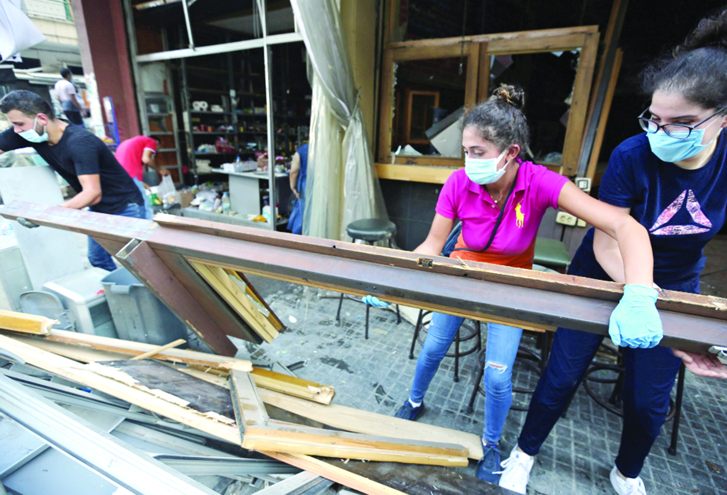 u0645u062au0637u0648u0639u0648u0646 u064au0633u0627u0639u062fu0648u0646 u0641u064a u0625u0639u0627u062fu0629 u0625u062du064au0627u0621 u0628u064au0631u0648u062a u0627u0644u0645u0646u0643u0648u0628u0629