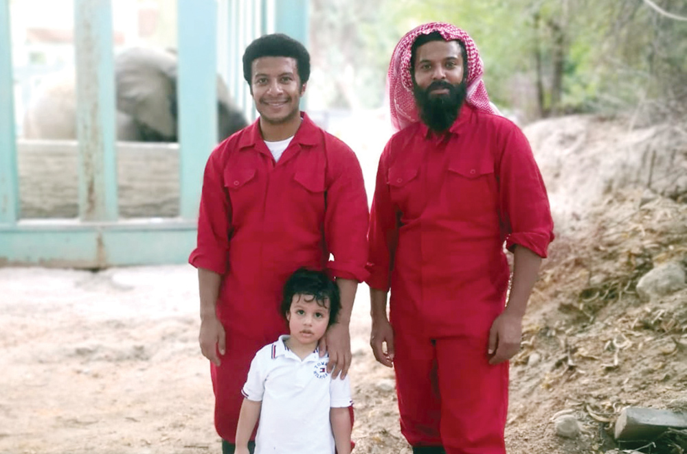 عبدالله الطراروة ومشاري المجيبل في موقع التصوير