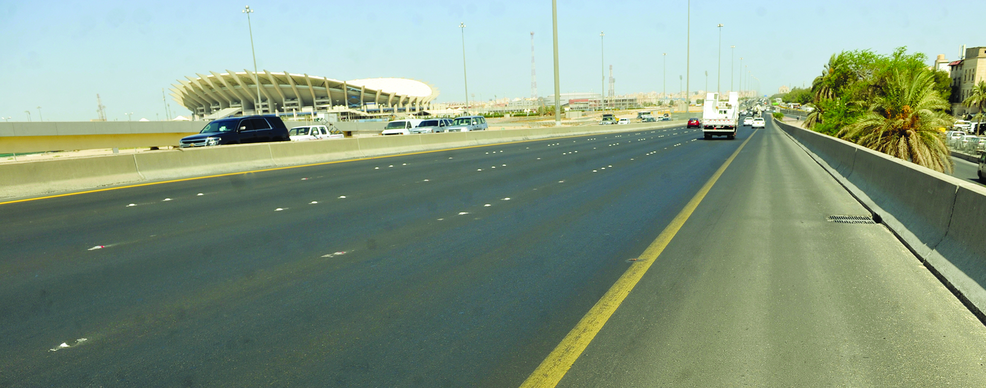 حارة الأمان اليمينية ممنوع السير عليها