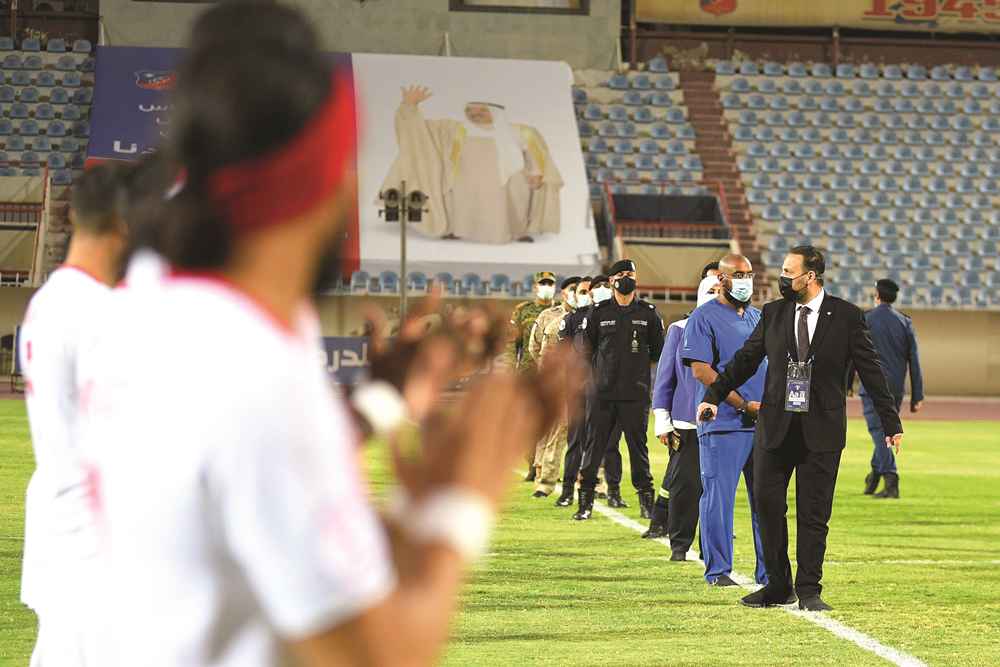 u0645u0645u0631 u0634u0631u0641u064a u0623u0642u064au0645 u0642u0628u0644 u0645u0628u0627u0631u0627u0629 u00abu0627u0644u0643u0648u064au062au00bb u0648u0627u0644u0646u0635u0631... u0644u062au0643u0631u064au0645 u0627u0644u0639u0627u0645u0644u064au0646 u0641u064a u00abu0627u0644u0635u0641u0648u0641 u0627u0644u0623u0645u0627u0645u064au0629u00bb 