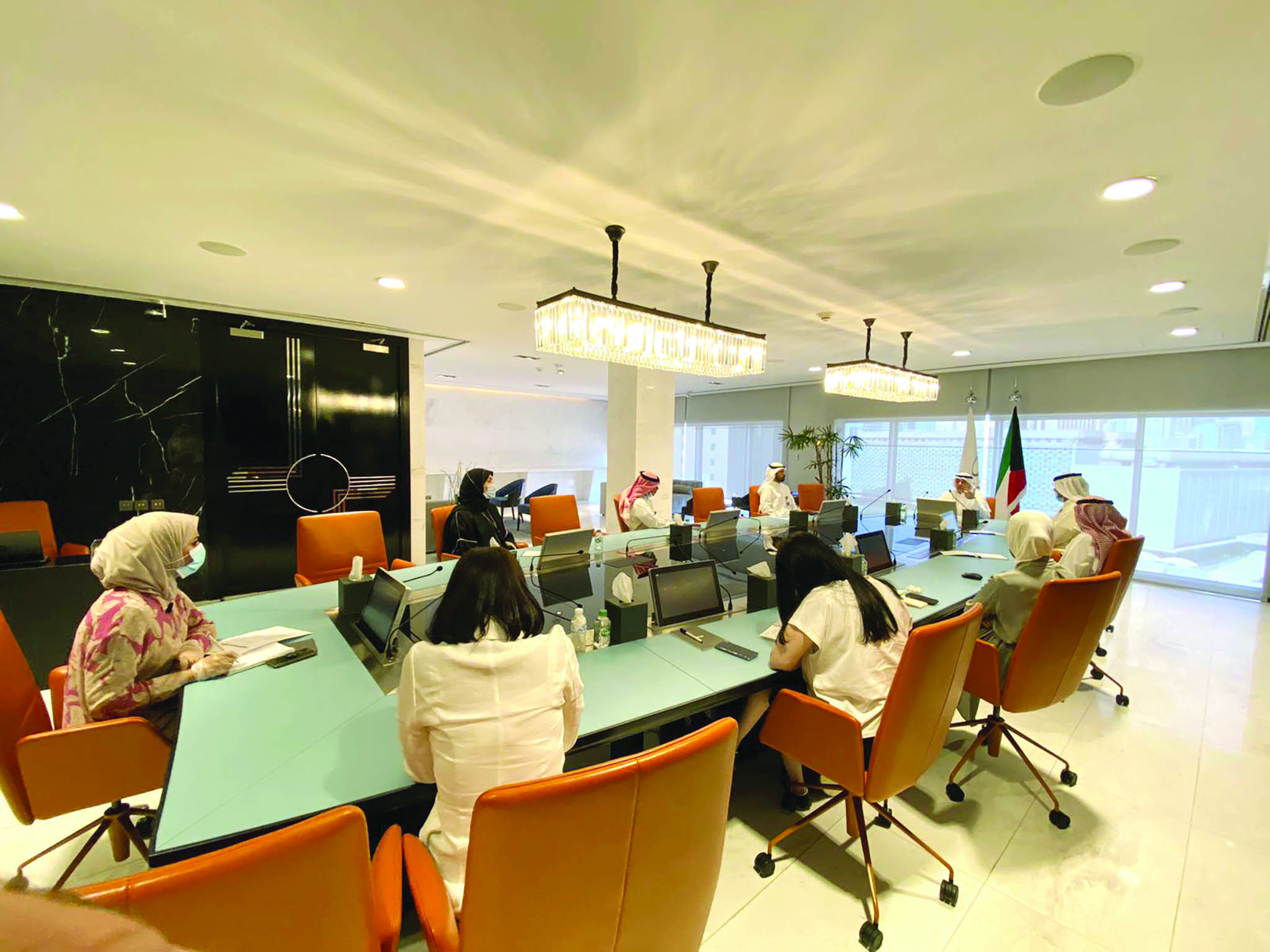 u062cu0627u0646u0628 u0645u0646 u0627u062cu062au0645u0627u0639 u0627u0644u0645u0636u0641 u0645u0639 u0645u062fu064au0631u064a u0627u0644u0641u0631u0648u0639