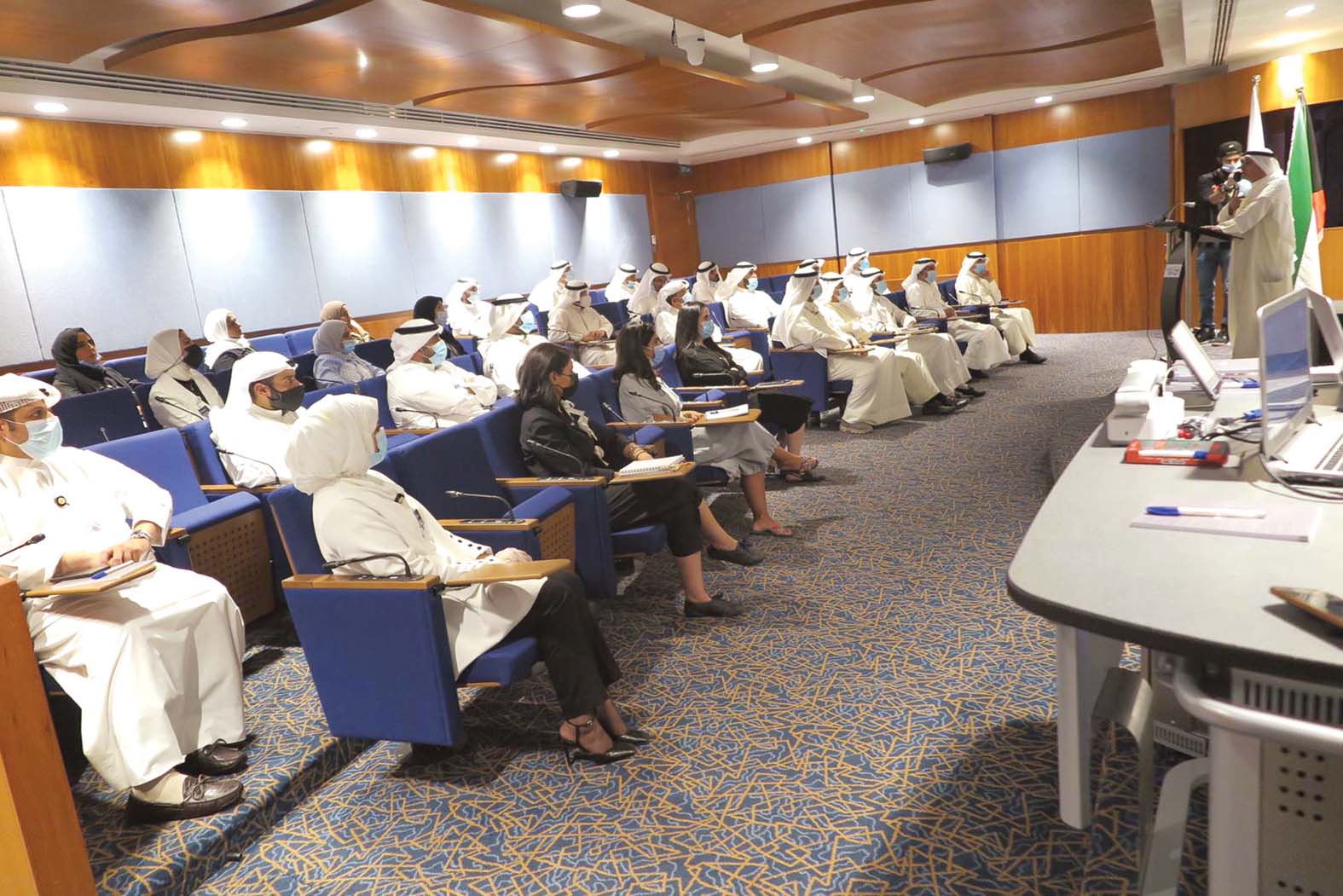 رئيس البنك محاضراً عن دور «الائتمان»