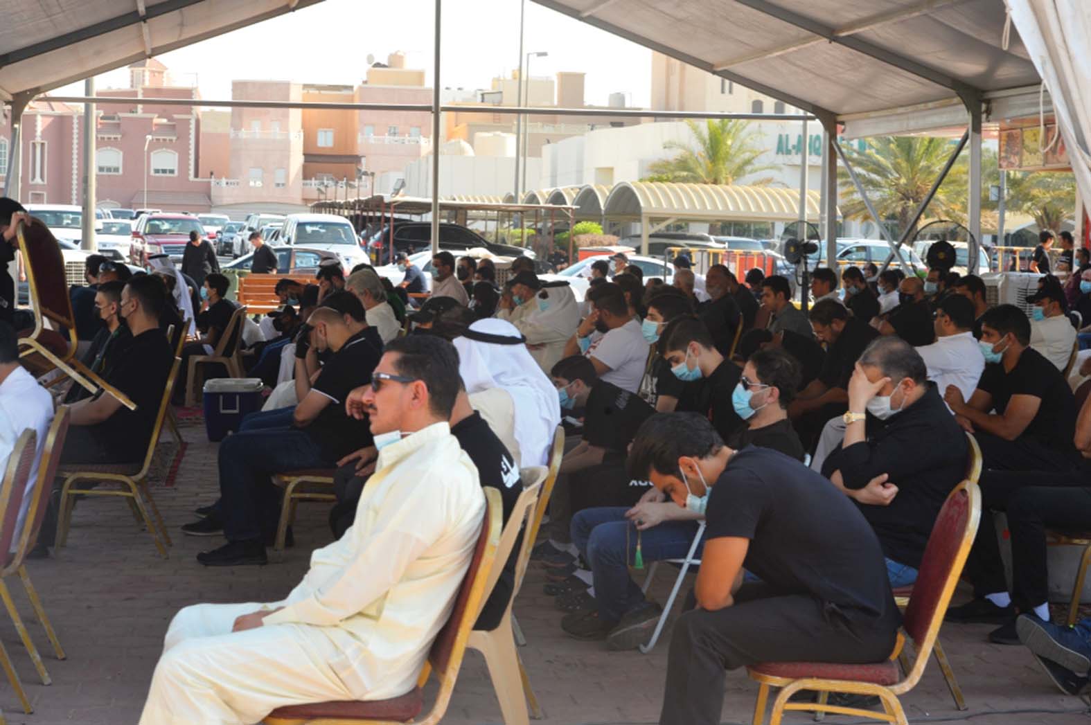 حضور حسينية عاشور في الساحة الخارجية 	(تصوير أسعد عبدالله)