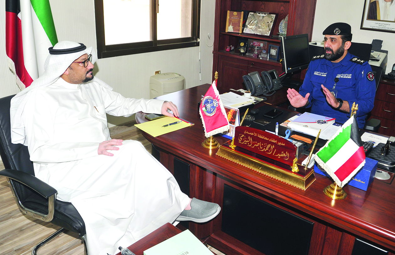 البيرمي خلال اللقاء مع الزميل ناصر الفرحان 	(تصوير نايف العقلة) 