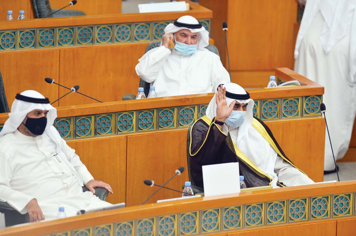 الخالد طالباً تأجيل مناقشة الاستجواب