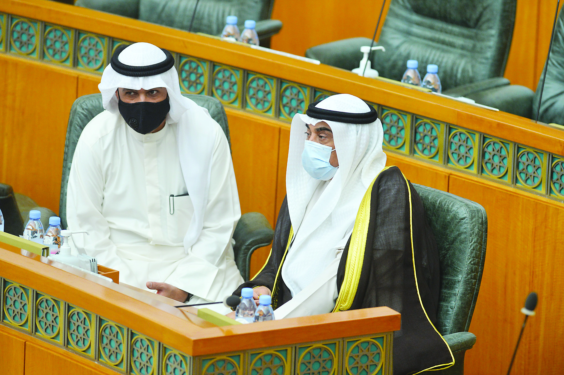 رئيس الوزراء ووزير الداخلية خلال الجلسة