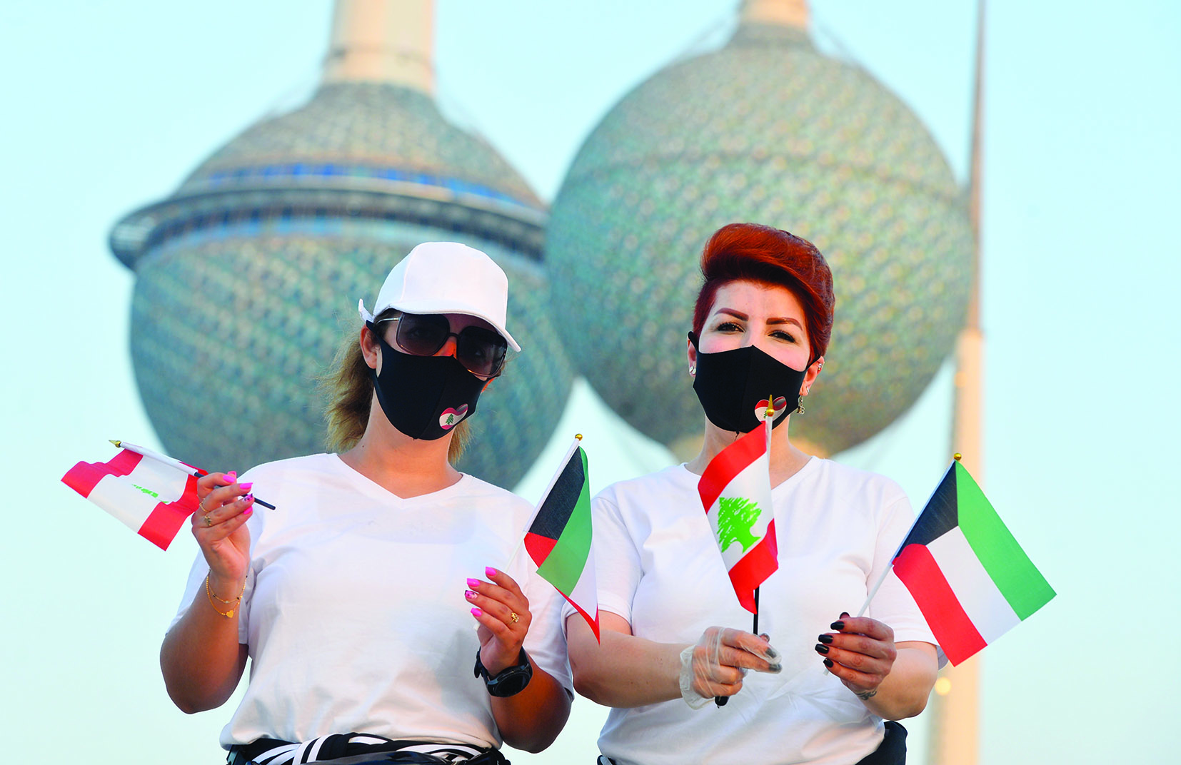 مشاركتان تحملان علمي الكويت ولبنان