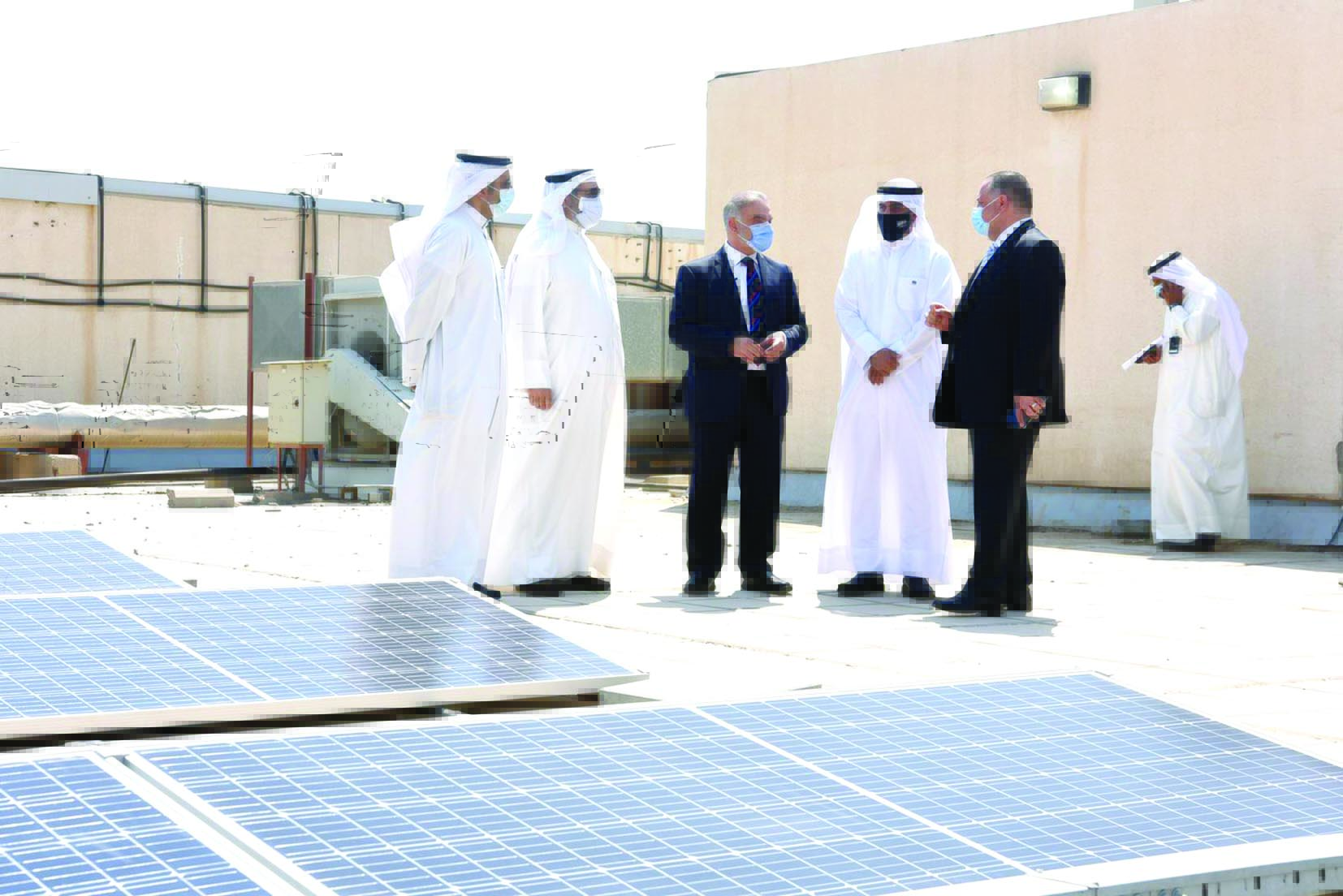  جانب من شرح مزايا الألواح الشمسية