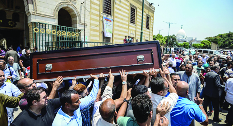 u062cu062bu0645u0627u0646 u0639u0627u064au062fu0629 u0643u0627u0645u0644 u0641u064a u0645u0642u0627u0628u0631 u0627u0644u0623u0633u0631u0629