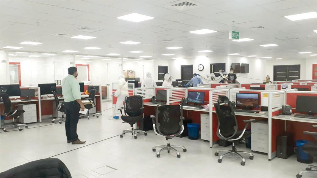 تعقيم مكاتب «الراي»