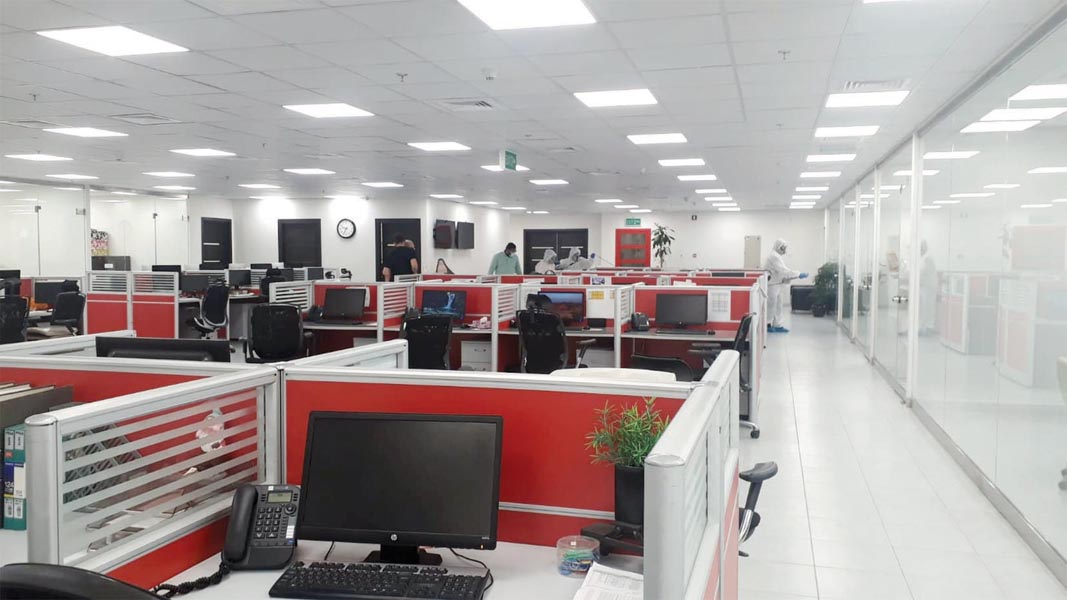  خلال عمل الفريق