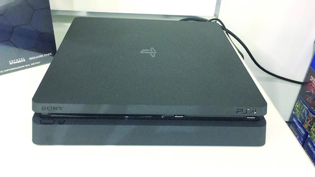أحد أجهزة الـ «بلاي ستيشن»