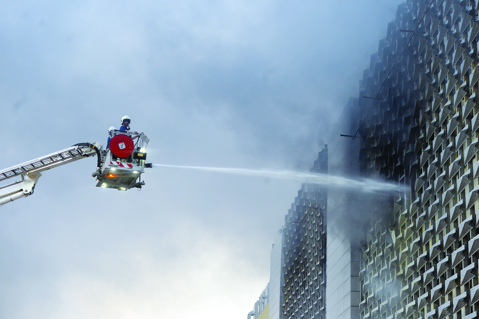  مكافحة الحريق من عُل