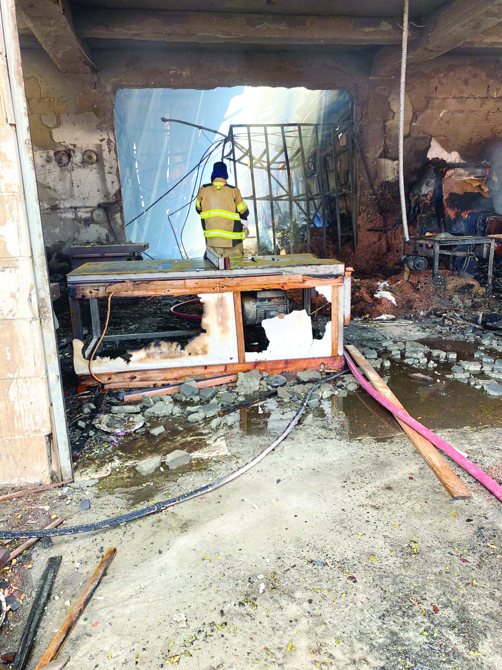 آثار الحريق من الداخل