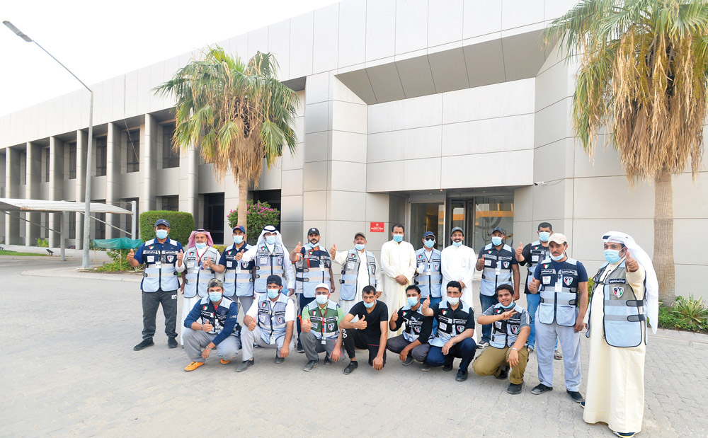 u0644u0642u0637u0629 u062cu0645u0627u0639u064au0629 u0644u0623u0639u0636u0627u0621 u0641u0631u064au0642 u00abu0633u0648u0631u064au064au0646 u0645u0646 u0623u062cu0644 u0627u0644u0643u0648u064au062au00bb       t (u062au0635u0648u064au0631 u0623u0633u0639u062f u0639u0628u062fu0627u0644u0644u0647)