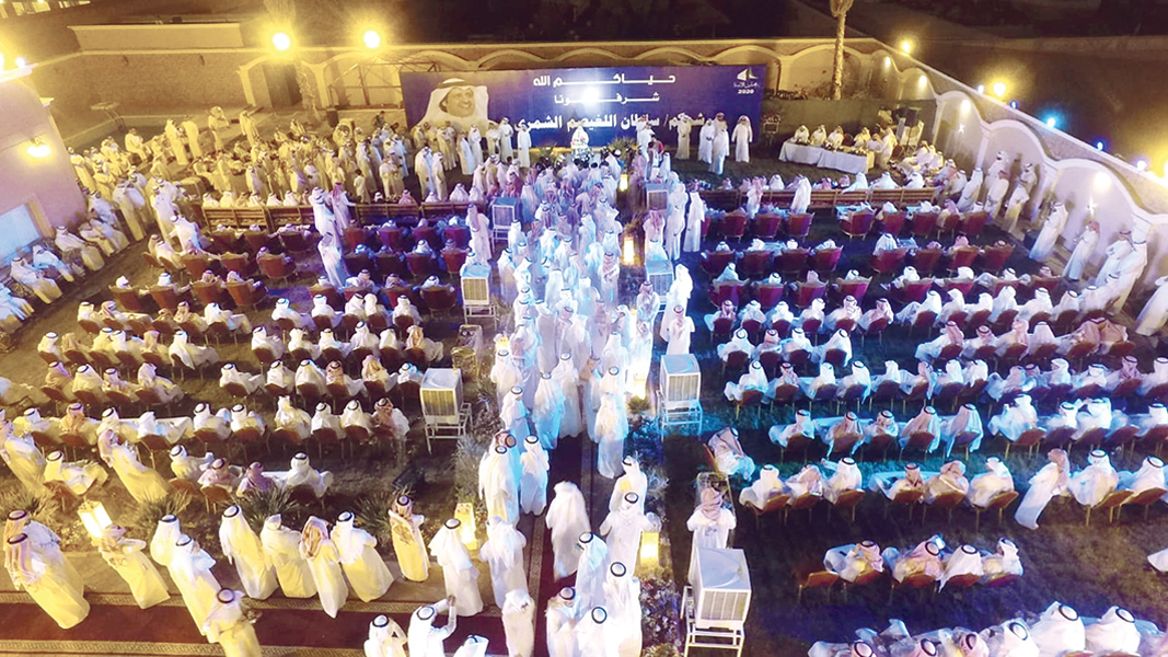 حضور حاشد في ديوان اللغيصم  	(تصوير نايف العقلة)