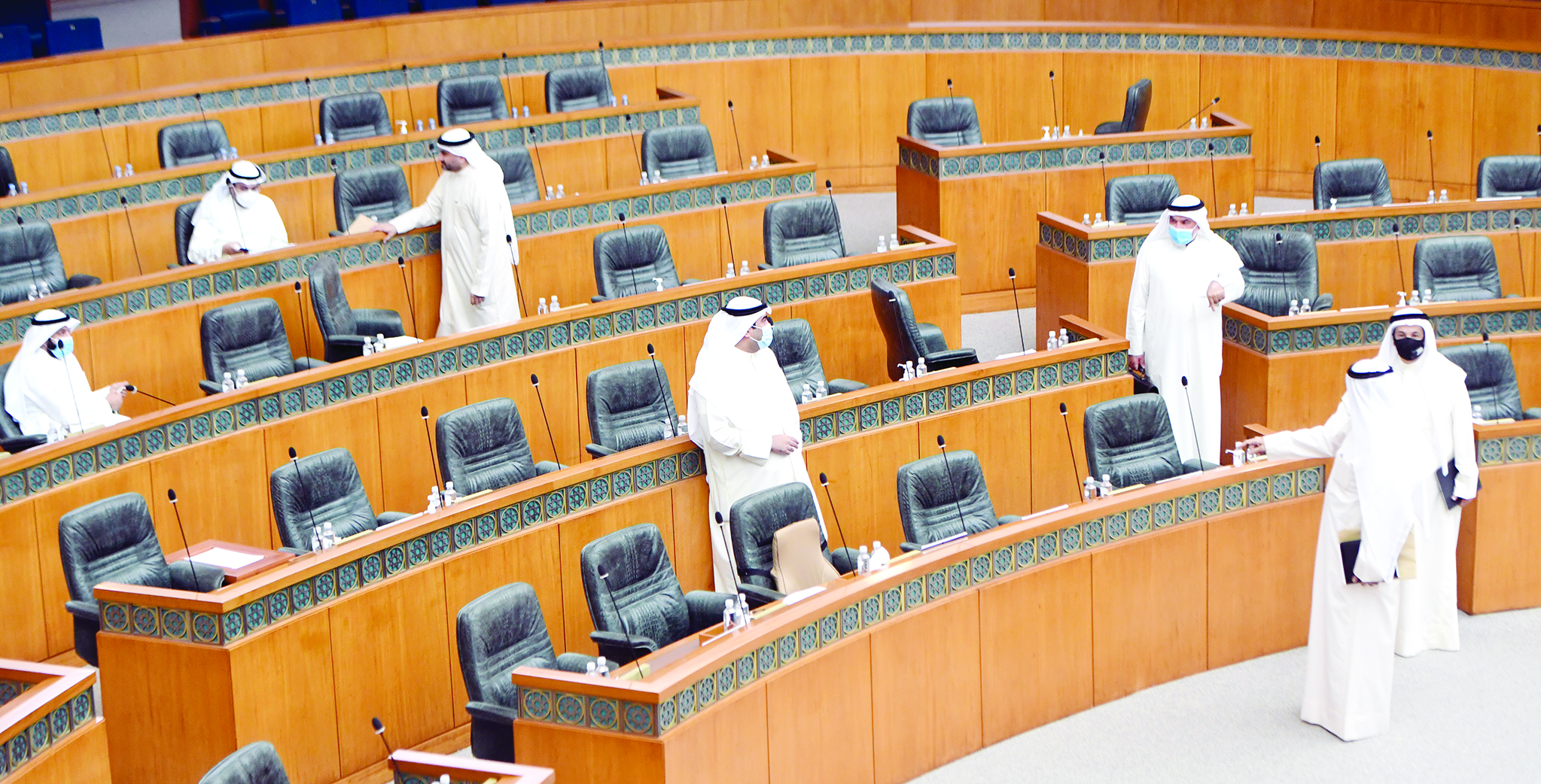 مقاعد النواب والوزراء شبه خالية  	      (تصوير نايف العقلة)