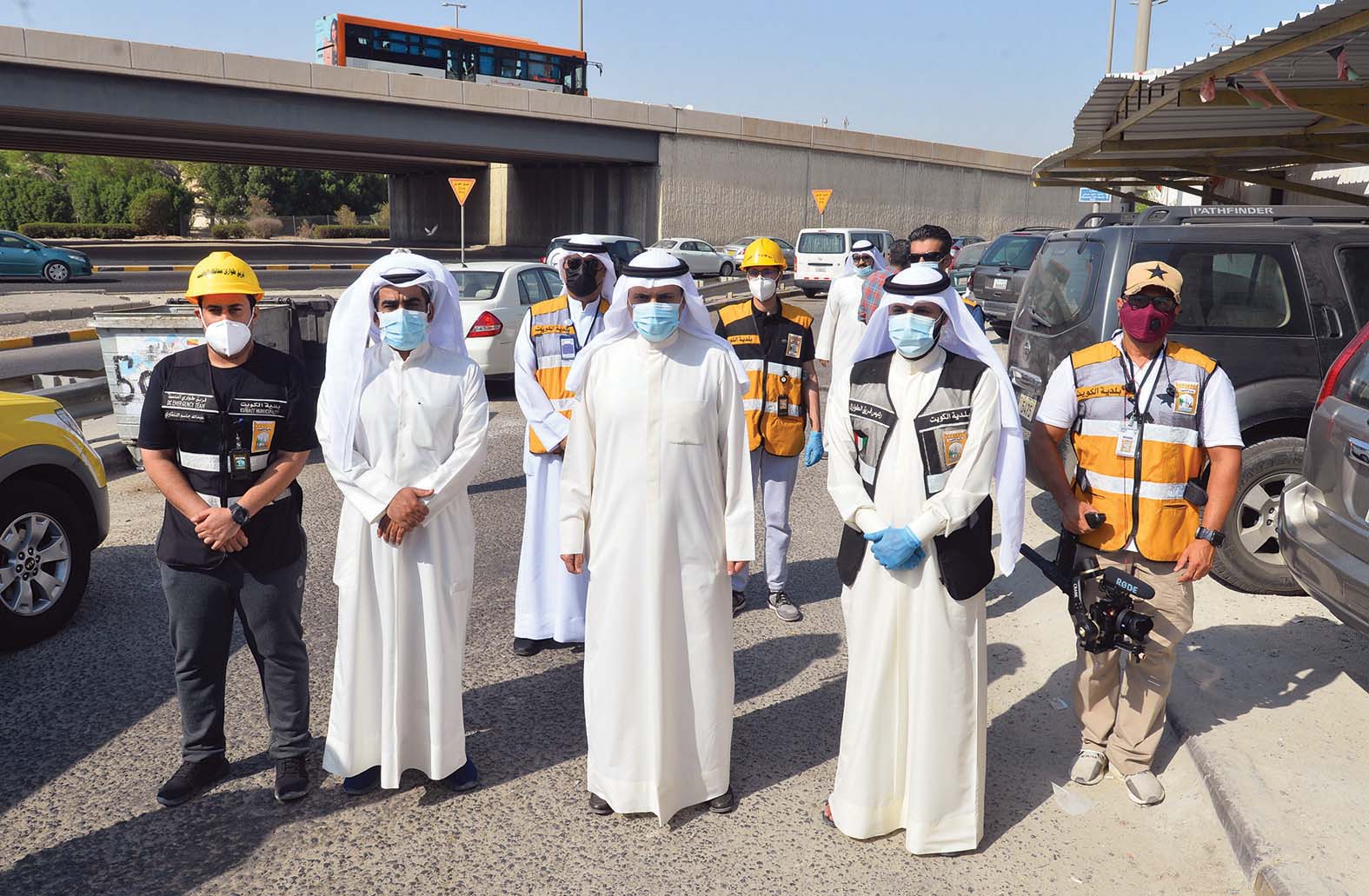 u0627u0644u0645u0646u0641u0648u062du064a u0645u062au0648u0633u0637u0627 u0623u0639u0636u0627u0621 u0641u0631u064au0642 u00abu0637u0648u0627u0631u0626 u0627u0644u0639u0627u0635u0645u0629u00bb u0641u064a u0644u0642u0637u0629 u062cu0645u0627u0639u064au0629  t  (u062au0635u0648u064au0631 u0623u0633u0639u062f u0639u0628u062fu0627u0644u0644u0647)