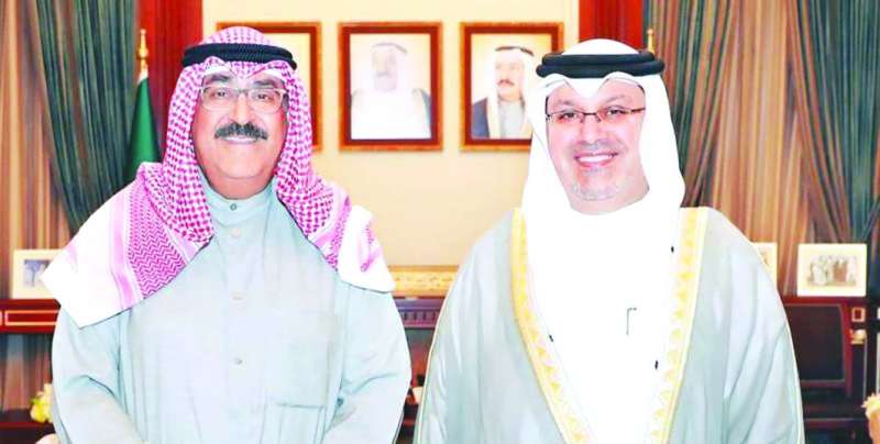 سمو الشيخ مشعل الأحمد مع السفير البحريني