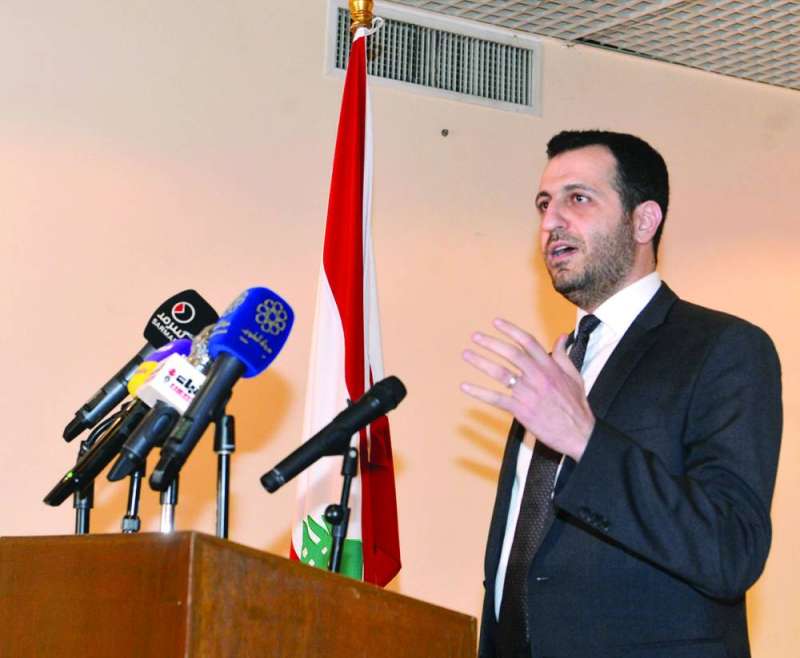 عويدات متحدثاً