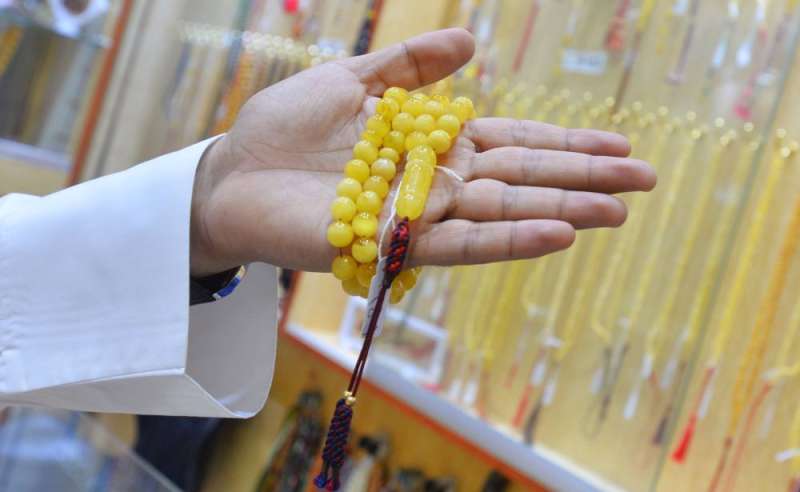 مسباح كهرب من سيستخرج له شهادة مواصفات؟    (تصوير أسعد عبدالله)