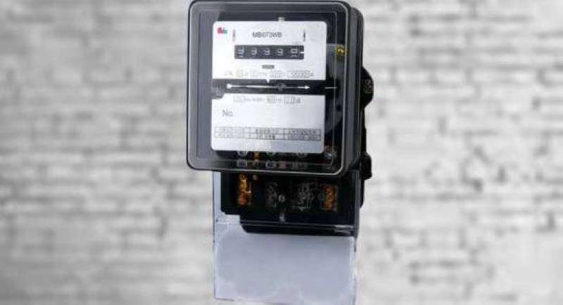 المزرعة مسوّرة بالكامل والبوابة الرئيسية كانت مقفلة