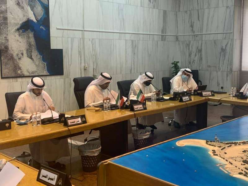 جانب من اجتماع لجنة العاصمة 