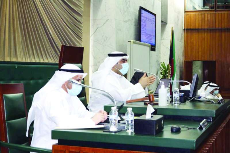 العتيبي معترضاً على تأخر لائحة البناء