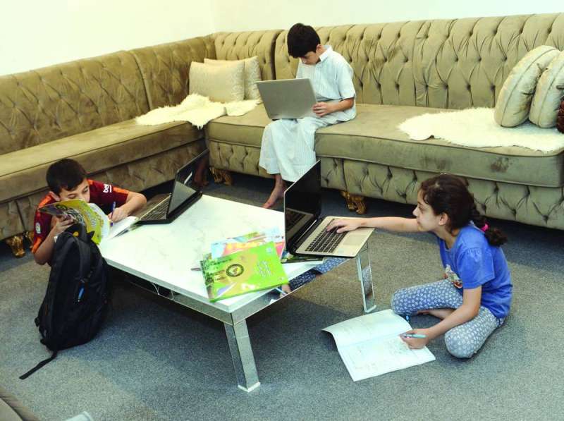 التعليم عن بعد كشف مواطن الخلل وأفرز إيجابيات عديدة 	(تصوير نايف العقلة)