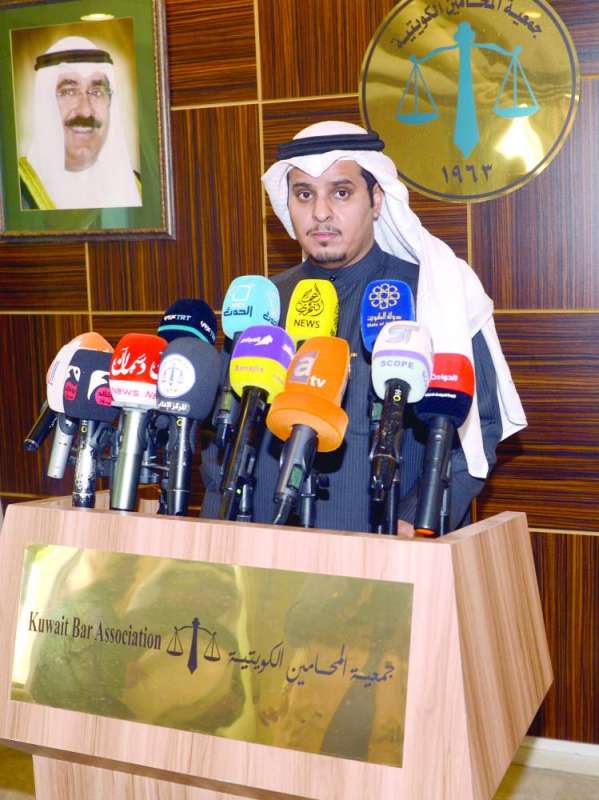 محمد ذعار العتيبي خلال الإعلان عن التقرير