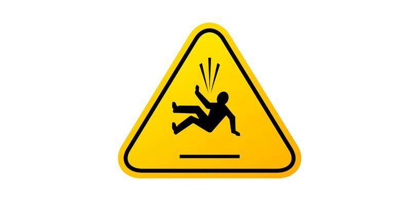 العامل تعرض لإصابات أدت إلى وفاته