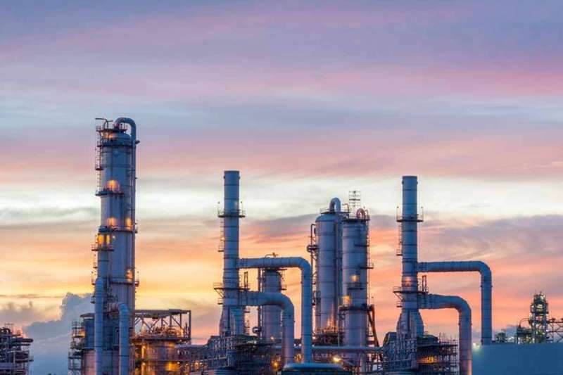 وقف العمل بالمجمع الضخم في ألبرتا الكندية