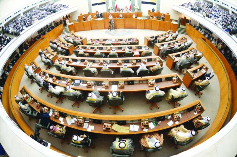 النواب بدأوا أول أيام عملهم بعد جلسة الافتتاح بتقديم اقتراحات بقوانين