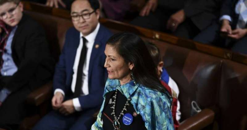 #بايدن يعتزم تعيين وزيرة للداخلية من السكان الأصليين